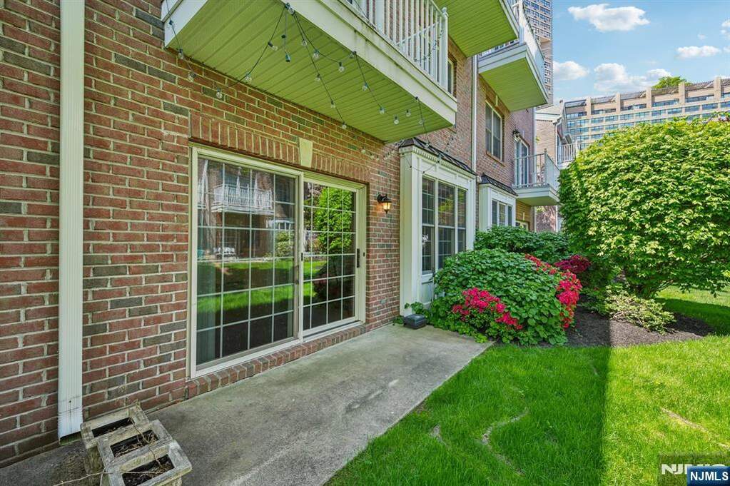 2 Bedroom Villa/Townhouse's Image 29