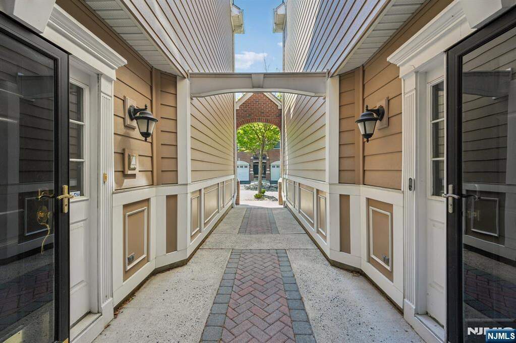 2 Bedroom Villa/Townhouse's Image 30