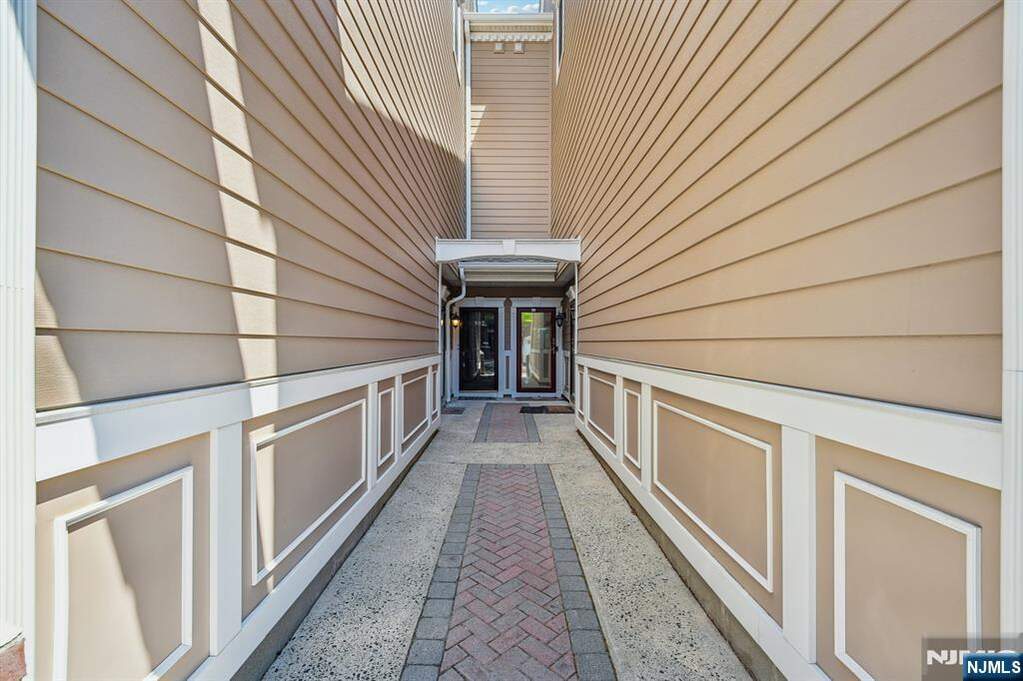 2 Bedroom Villa/Townhouse's Image 31