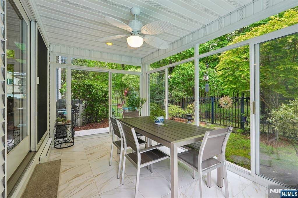 4 Bedroom Single Family Home/House's Image 18