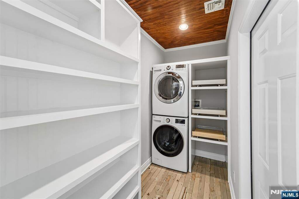 3 Bedroom Single Family Home/House's Image 11