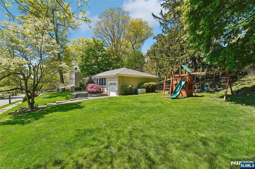 3 Bedroom Single Family Home/House's Image 16