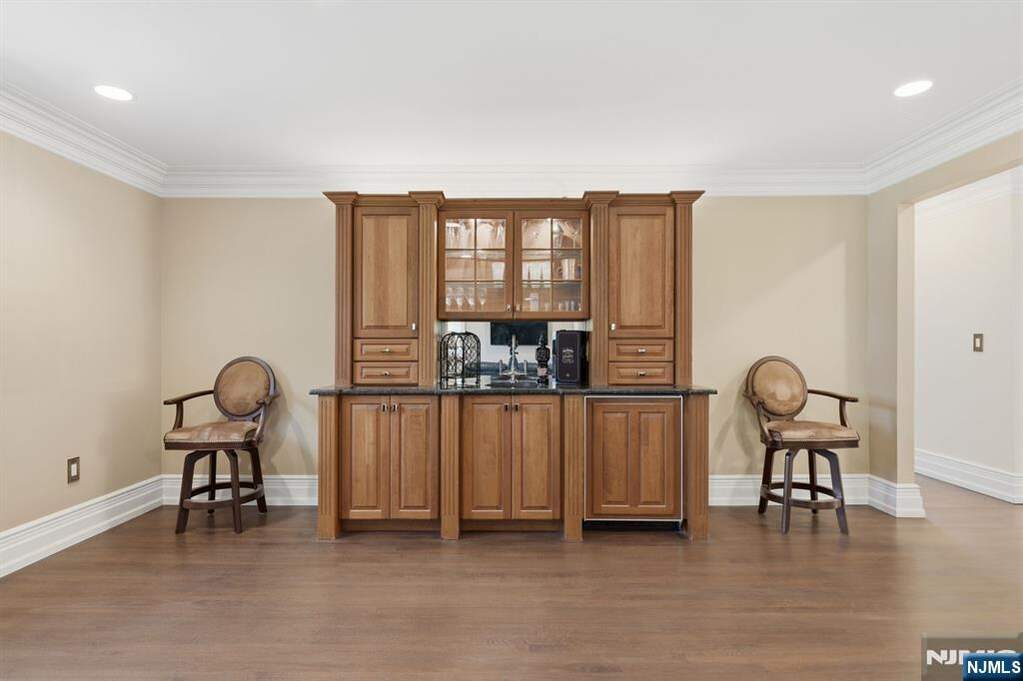 5 Bedroom Single Family Home/House's Image 30