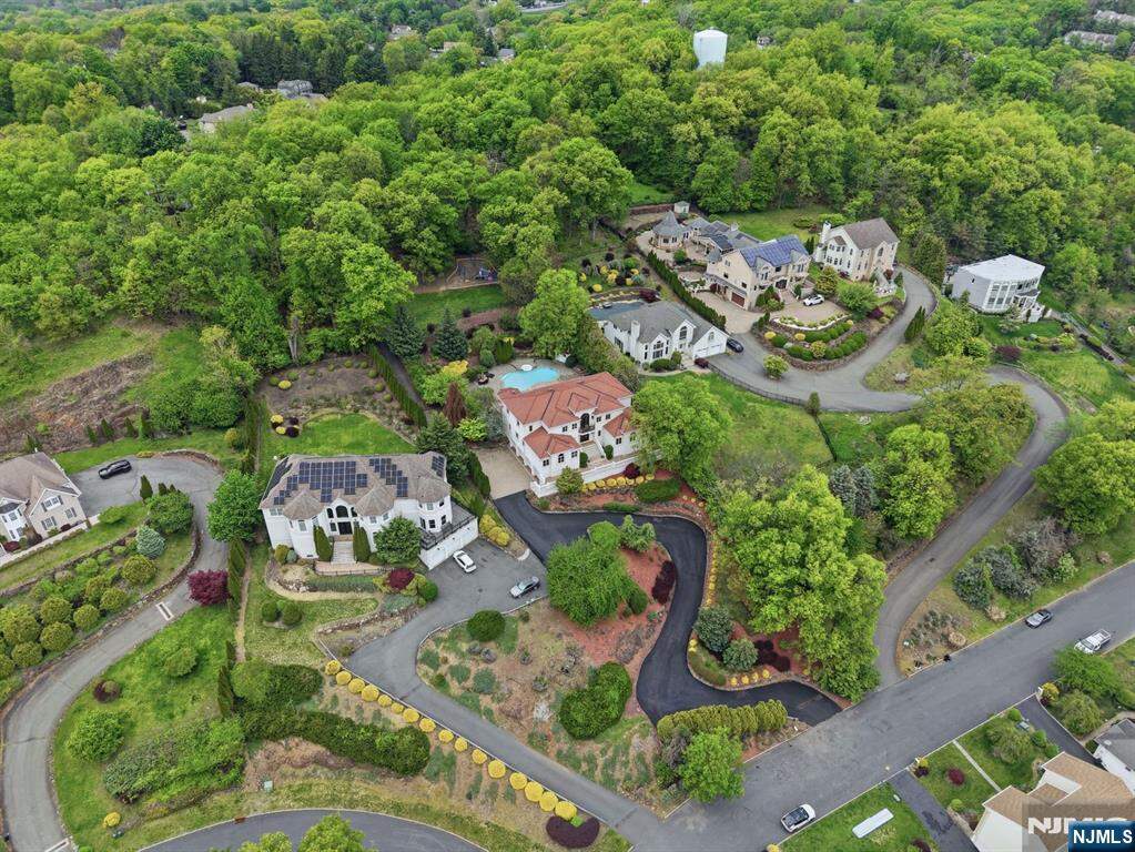 5 Bedroom Single Family Home/House's Image 47