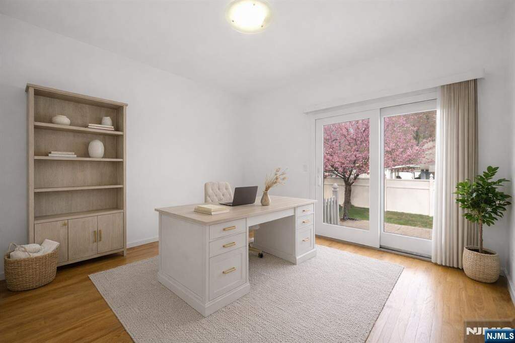 5 Bedroom Single Family Home/House's Image 18