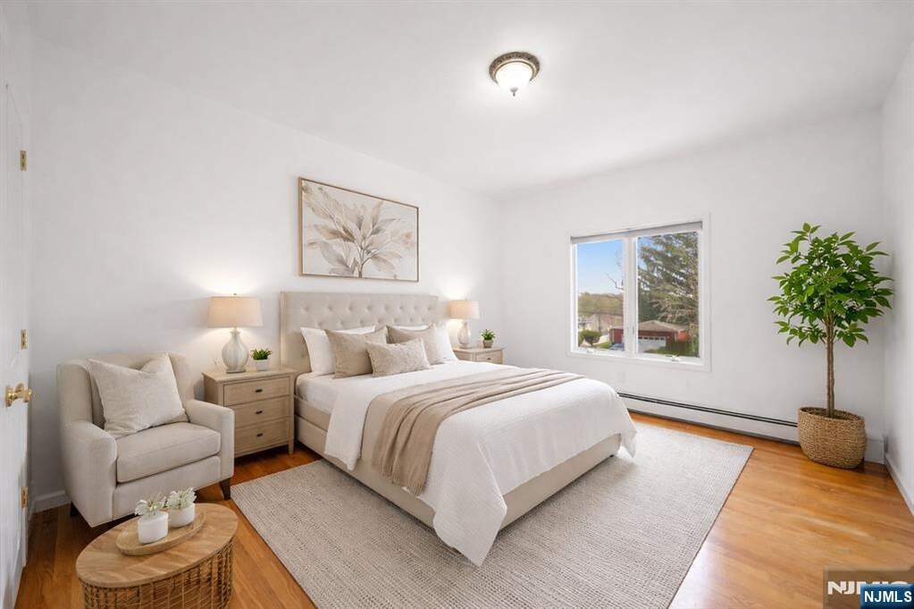 5 Bedroom Single Family Home/House's Image 29