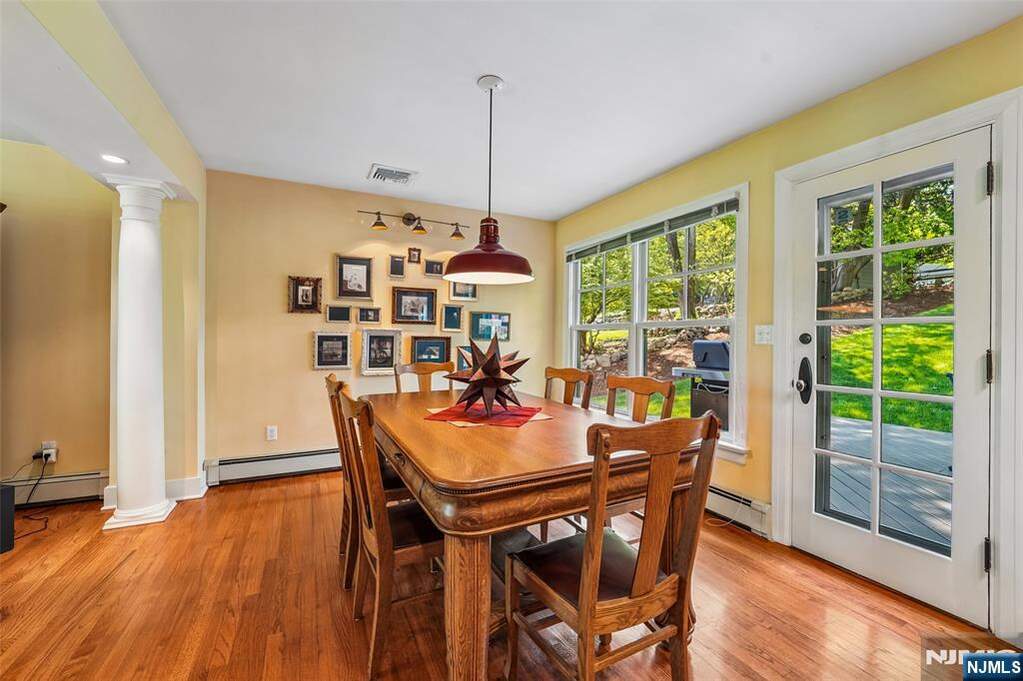 4 Bedroom Single Family Home/House's Image 9