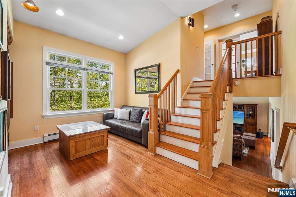 4 Bedroom Single Family Home/House's Image 14