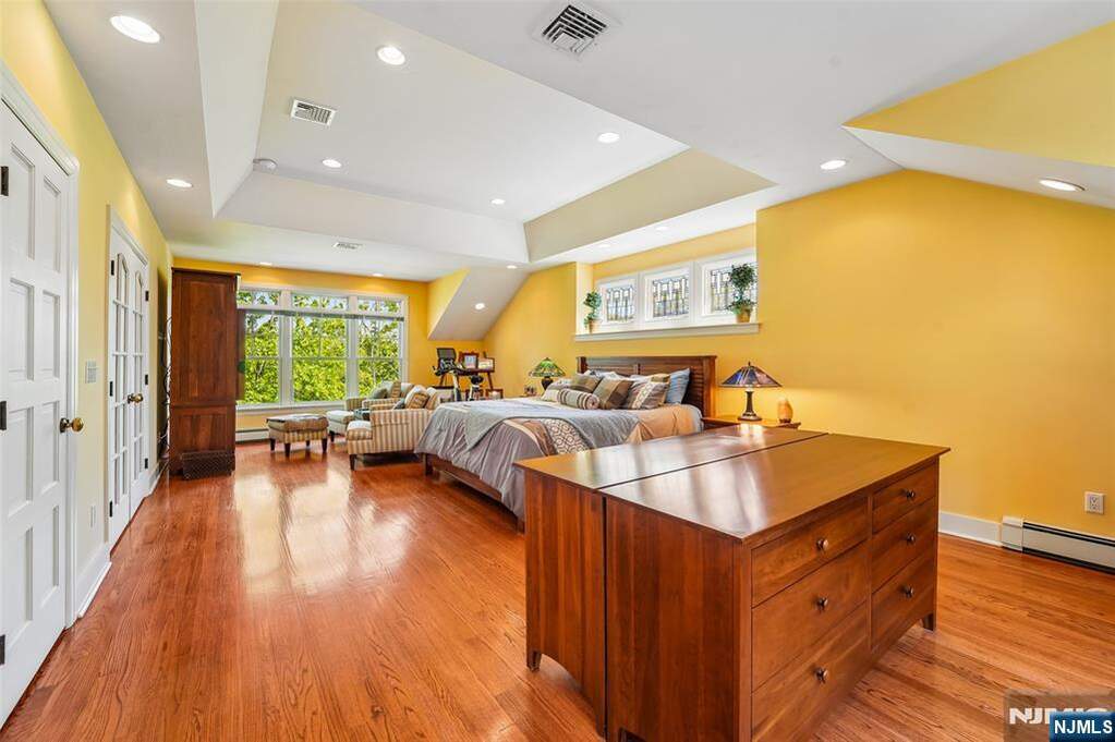 4 Bedroom Single Family Home/House's Image 24
