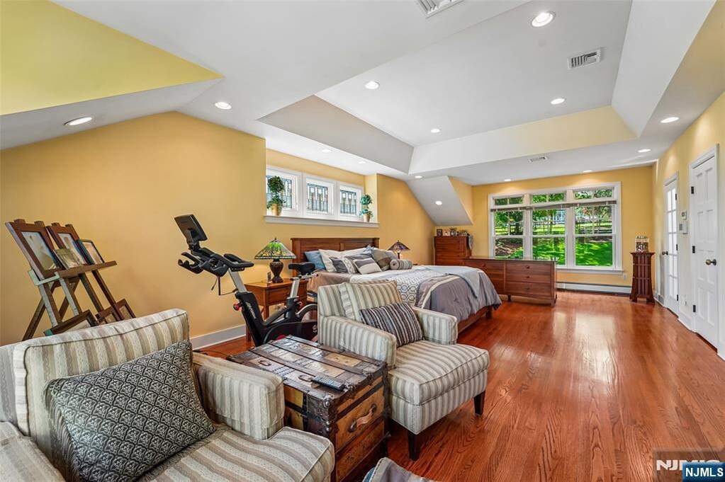 4 Bedroom Single Family Home/House's Image 26