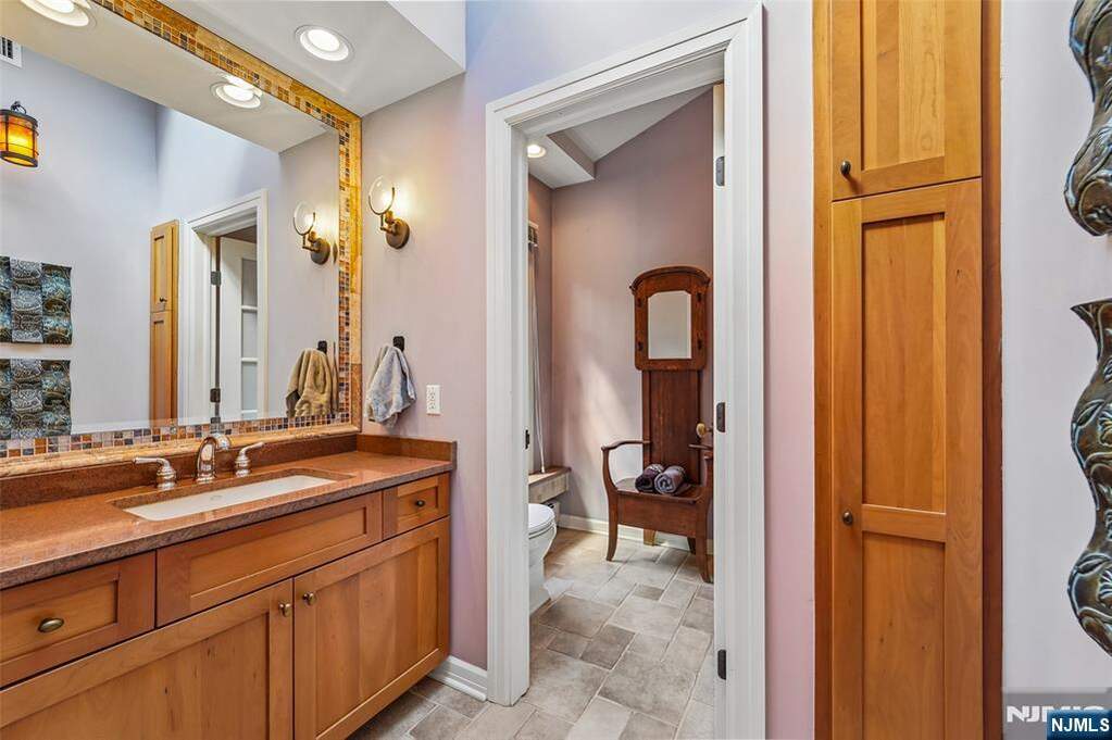 4 Bedroom Single Family Home/House's Image 27