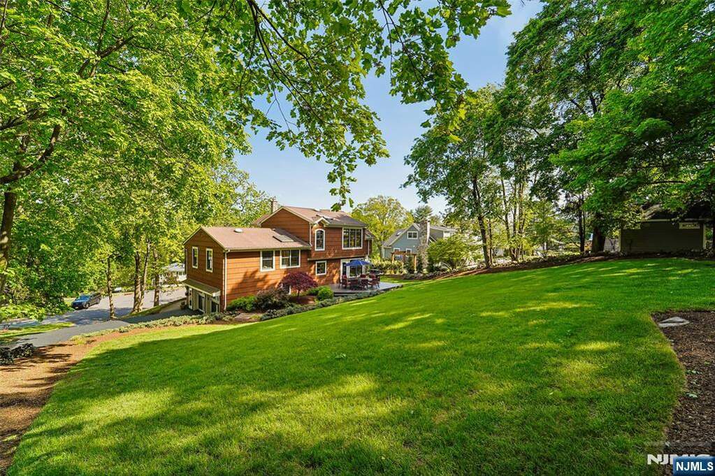 4 Bedroom Single Family Home/House's Image 33