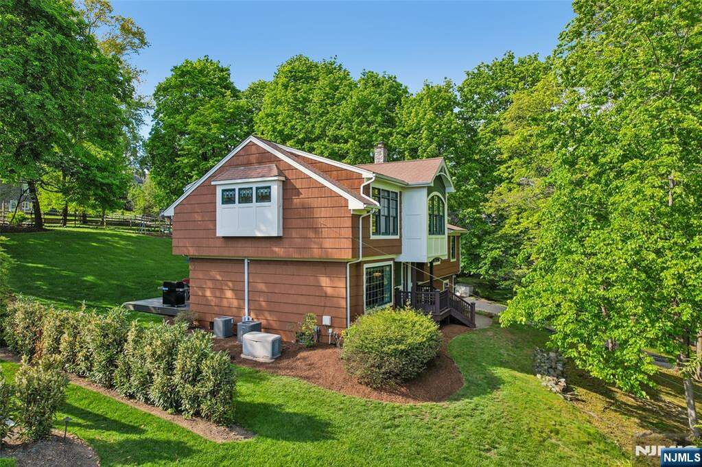 4 Bedroom Single Family Home/House's Image 35