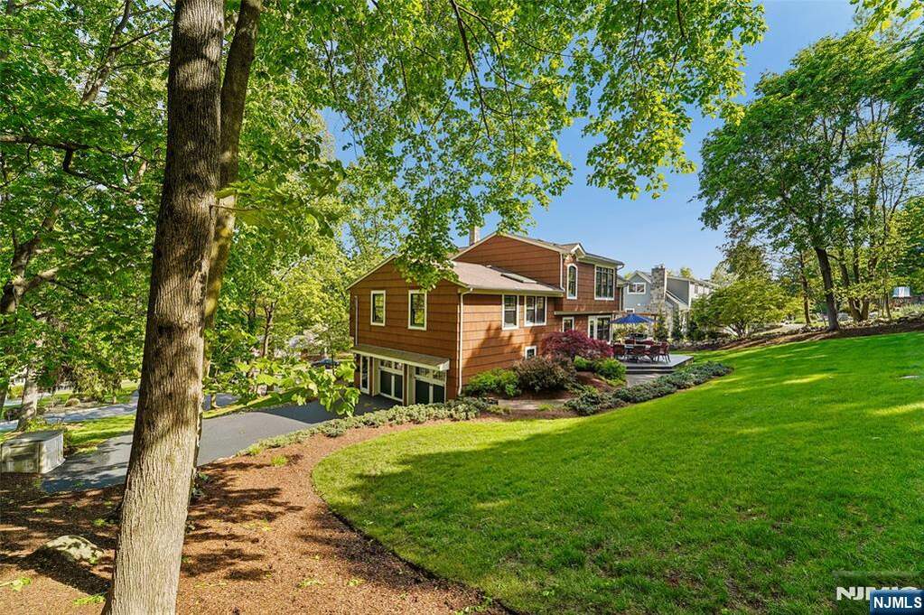 4 Bedroom Single Family Home/House's Image 36