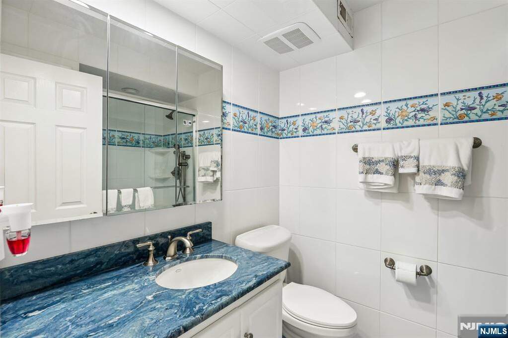 2 Bedroom Apartment/Flat's Image 18