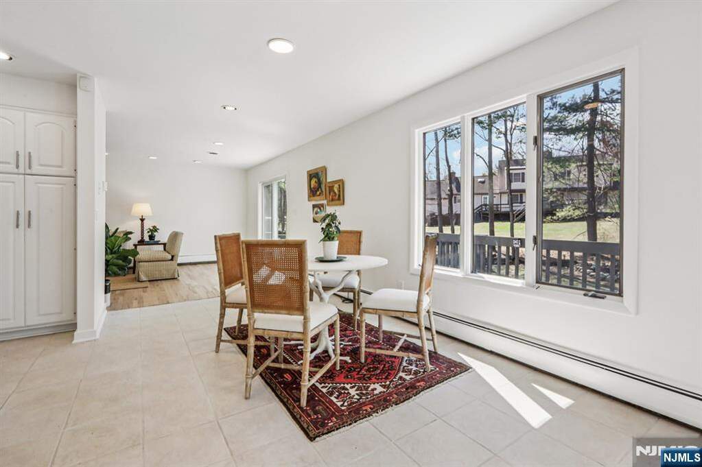 4 Bedroom Single Family Home/House's Image 14