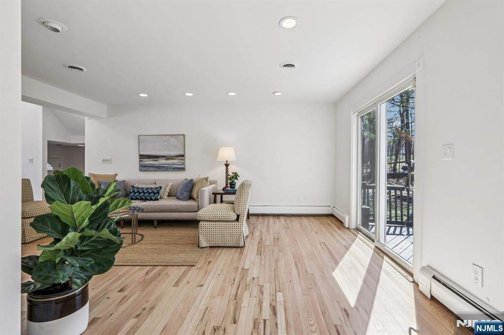 4 Bedroom Single Family Home/House's Image 15