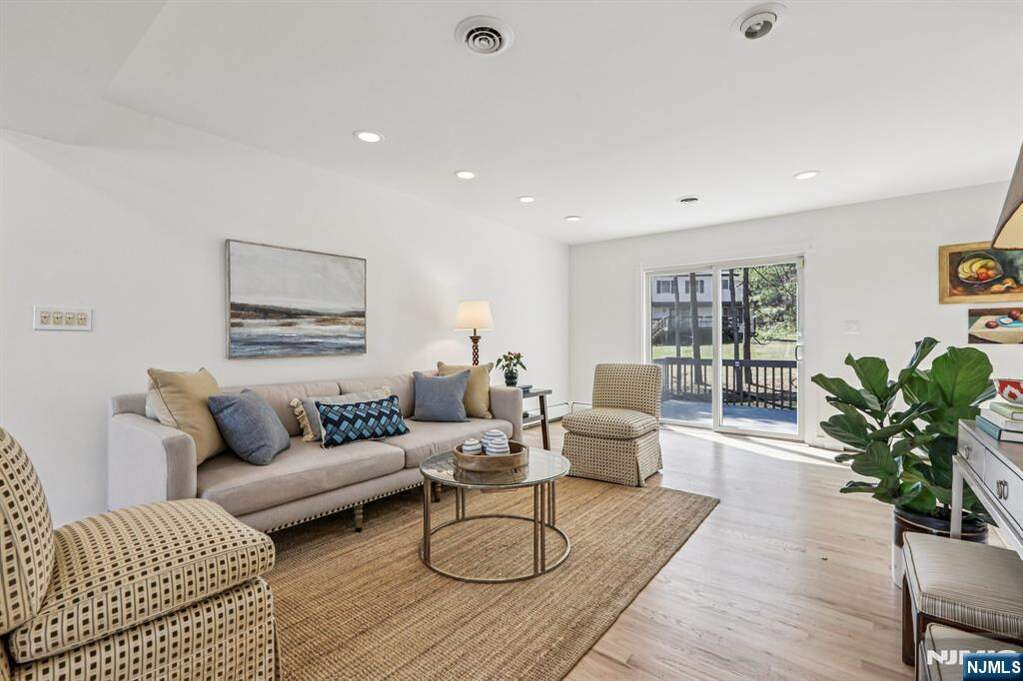 4 Bedroom Single Family Home/House's Image 16