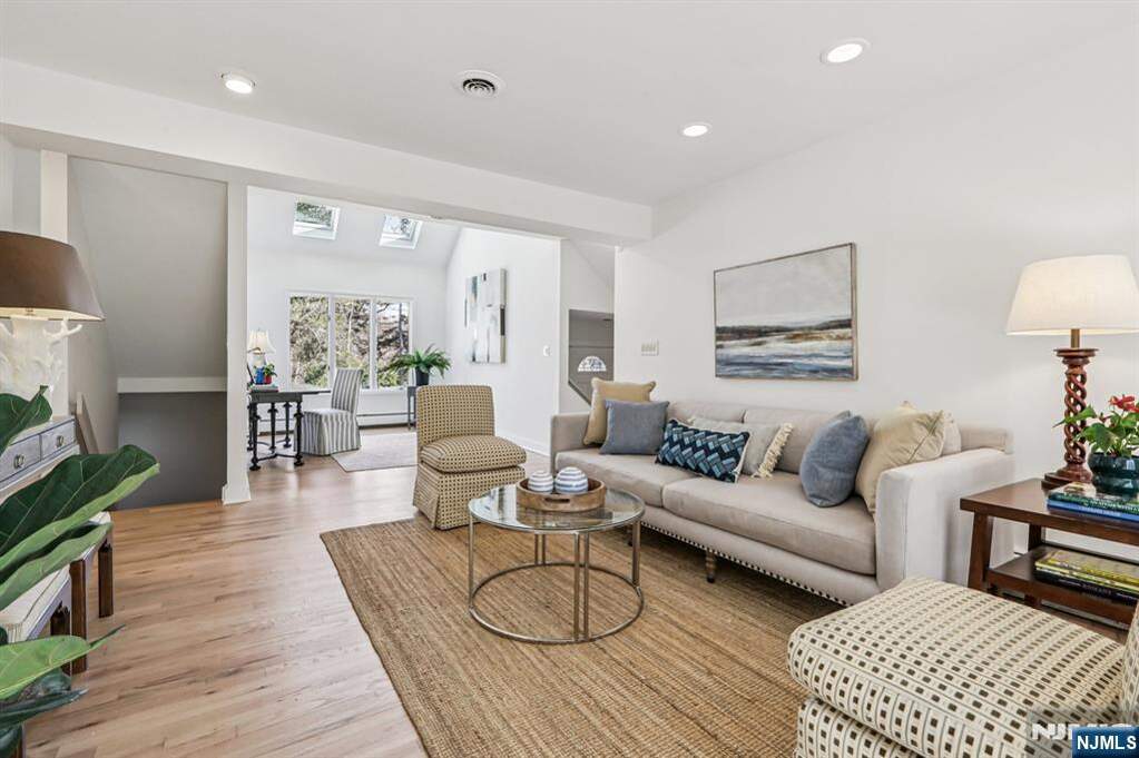 4 Bedroom Single Family Home/House's Image 17