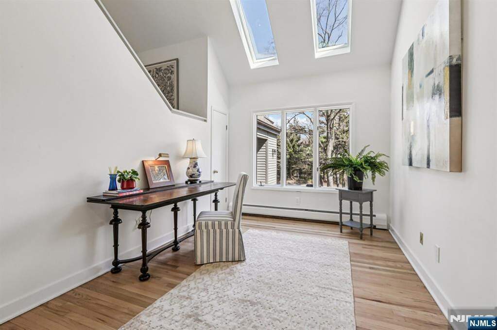 4 Bedroom Single Family Home/House's Image 18