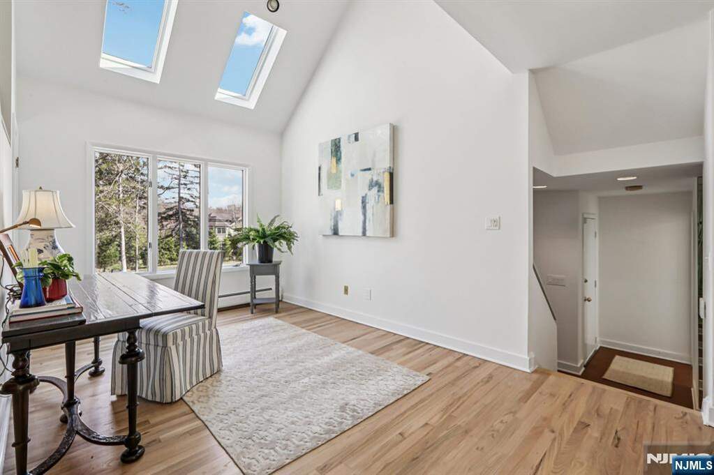 4 Bedroom Single Family Home/House's Image 20