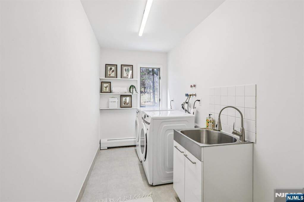 4 Bedroom Single Family Home/House's Image 23