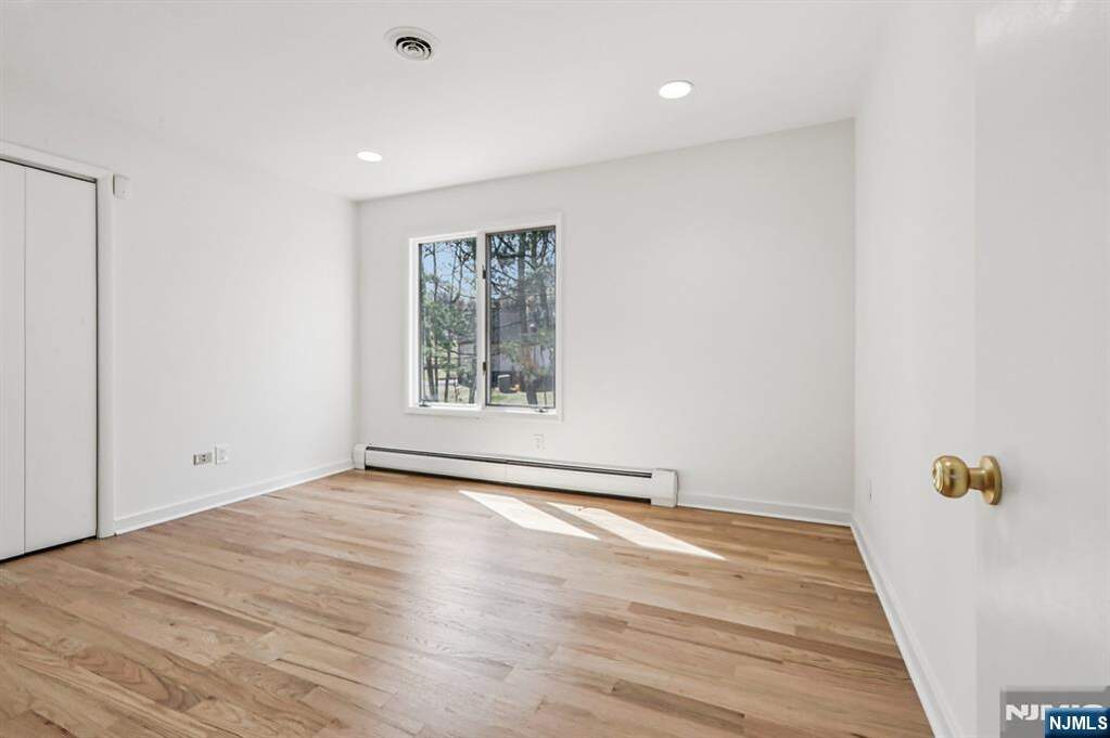 4 Bedroom Single Family Home/House's Image 30