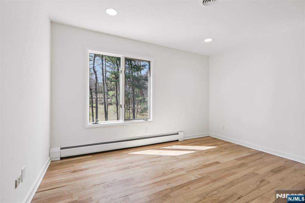 4 Bedroom Single Family Home/House's Image 31