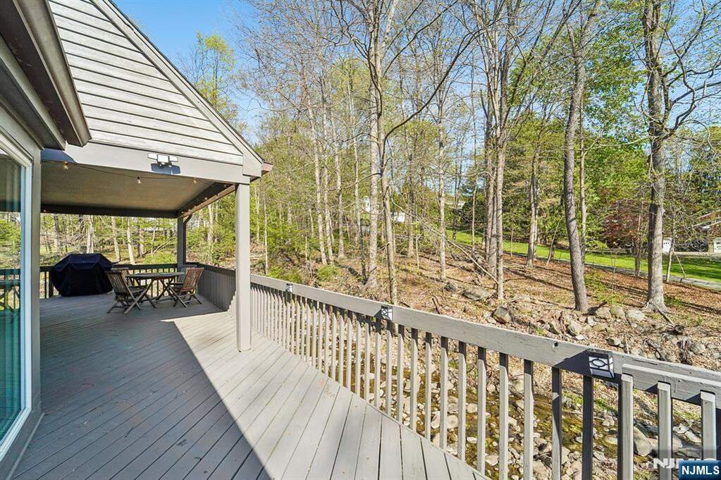 4 Bedroom Single Family Home/House's Image 34