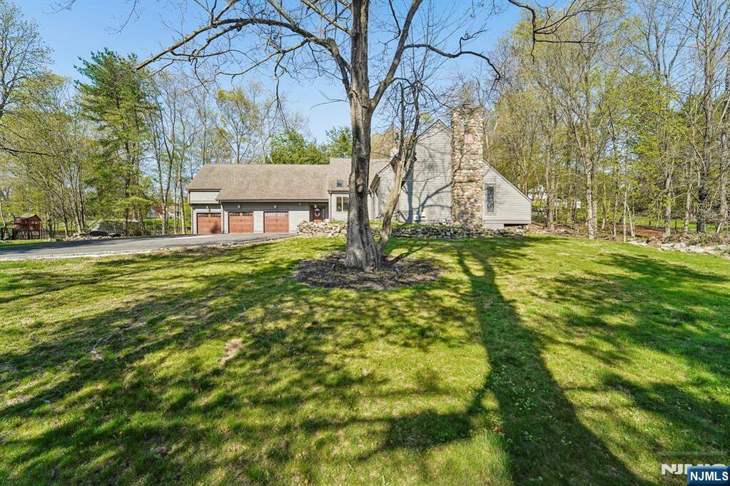 4 Bedroom Single Family Home/House's Image 37