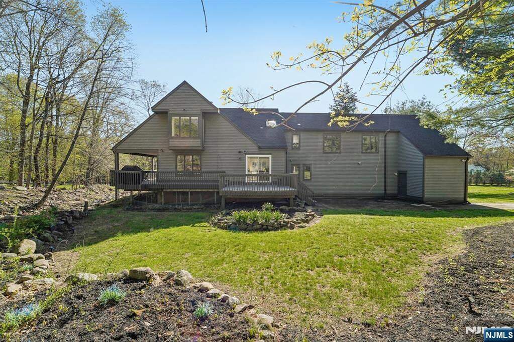 4 Bedroom Single Family Home/House's Image 38