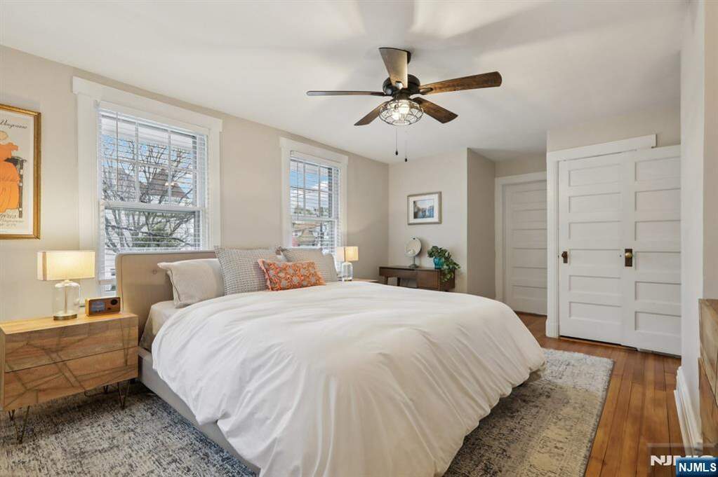 6 Bedroom Single Family Home/House's Image 19