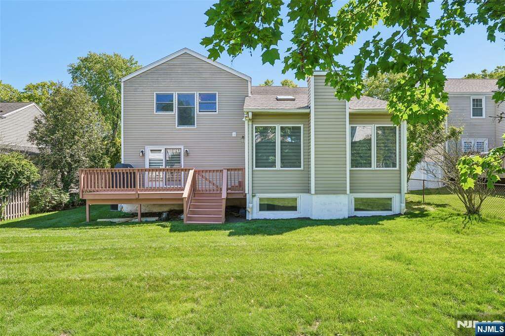 4 Bedroom Single Family Home/House's Image 10