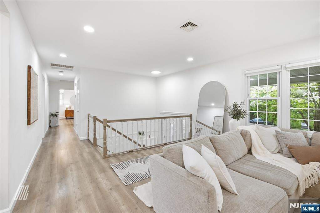 3 Bedroom Single Family Home/House's Image 11