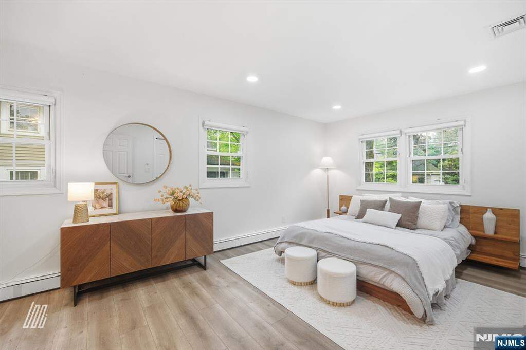 3 Bedroom Single Family Home/House's Image 12