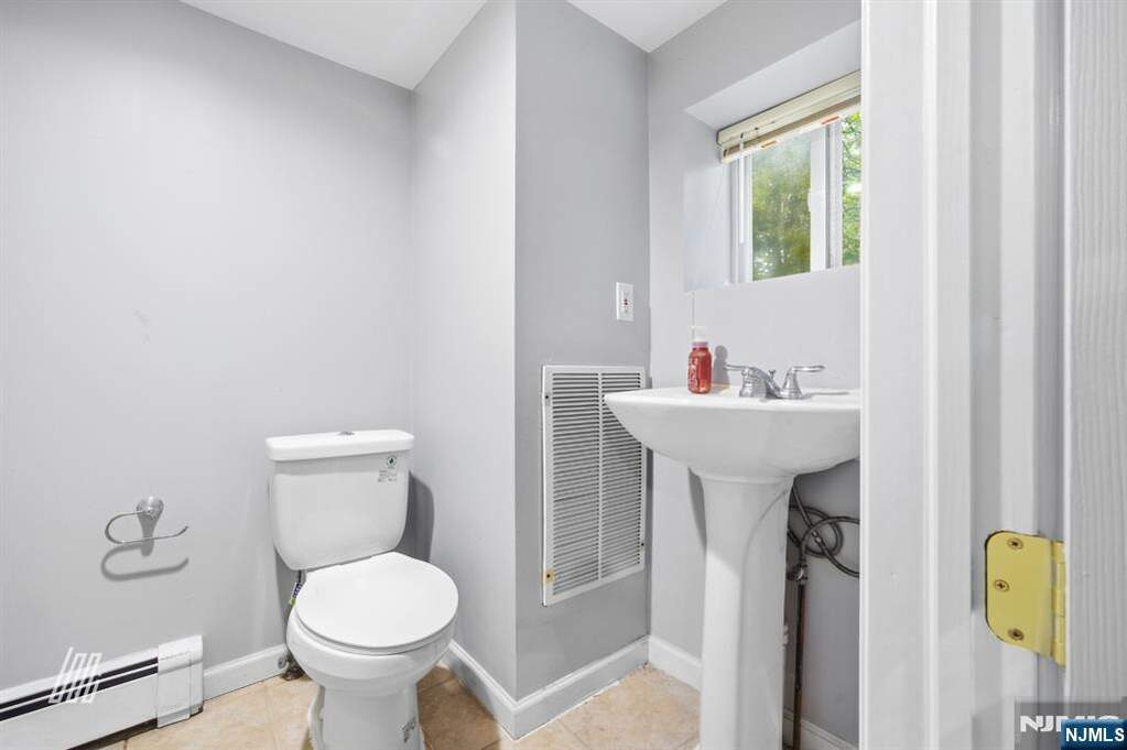 3 Bedroom Single Family Home/House's Image 26