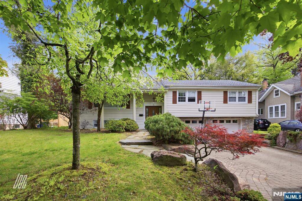 3 Bedroom Single Family Home/House's Image 32