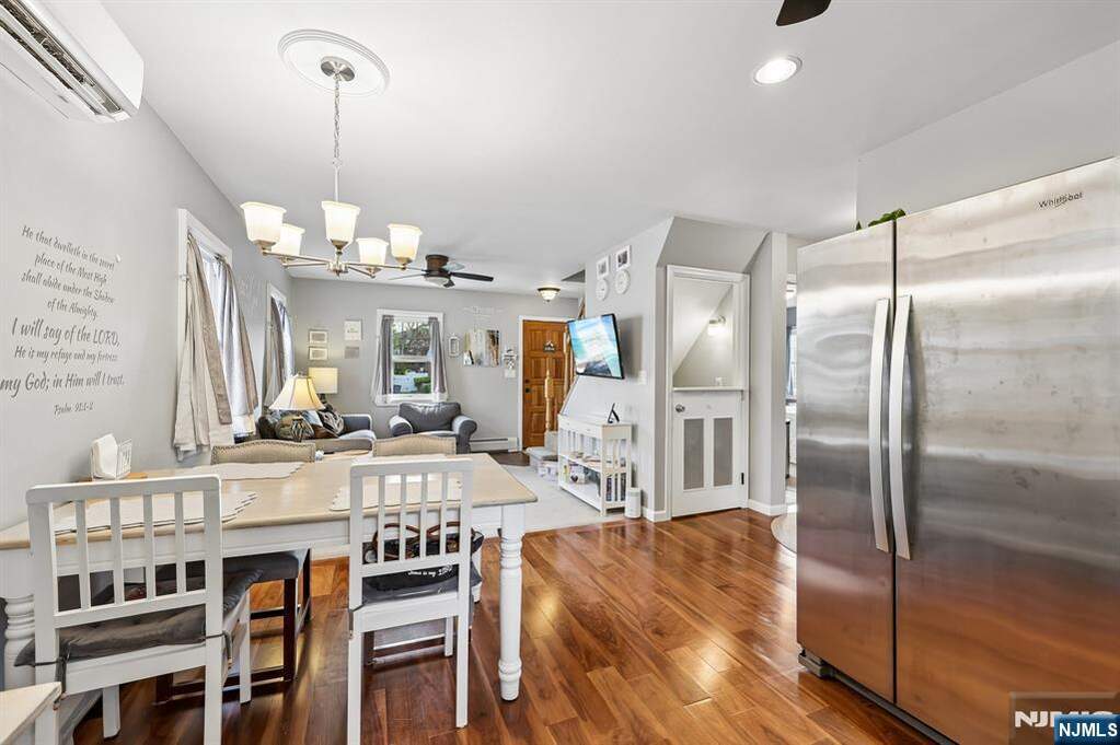 3 Bedroom Single Family Home/House's Image 9