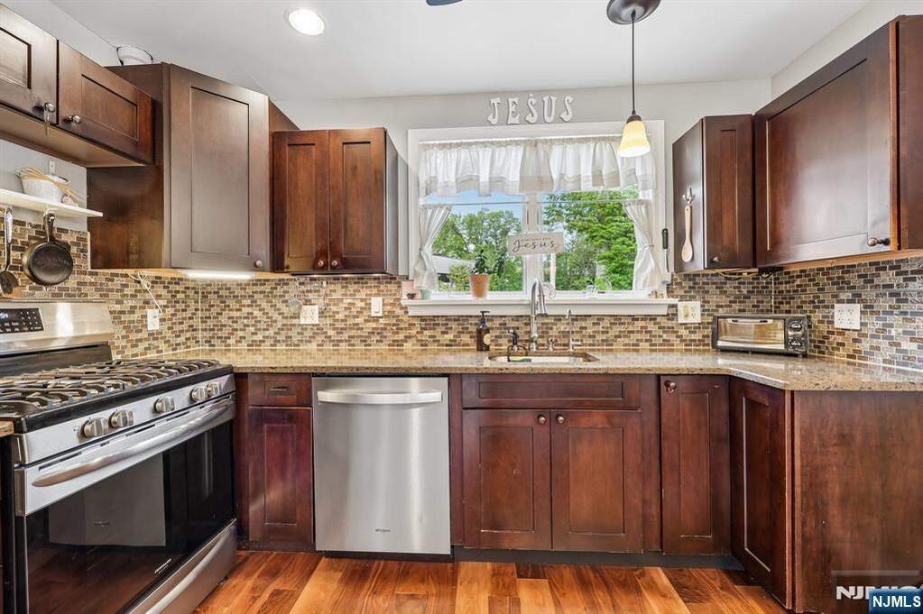 3 Bedroom Single Family Home/House's Image 10