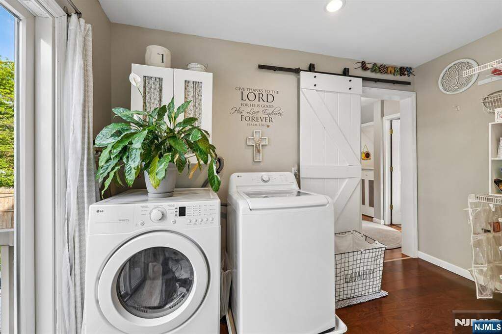 3 Bedroom Single Family Home/House's Image 14