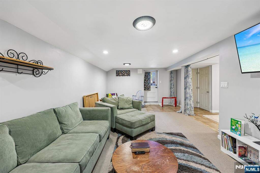 3 Bedroom Single Family Home/House's Image 18