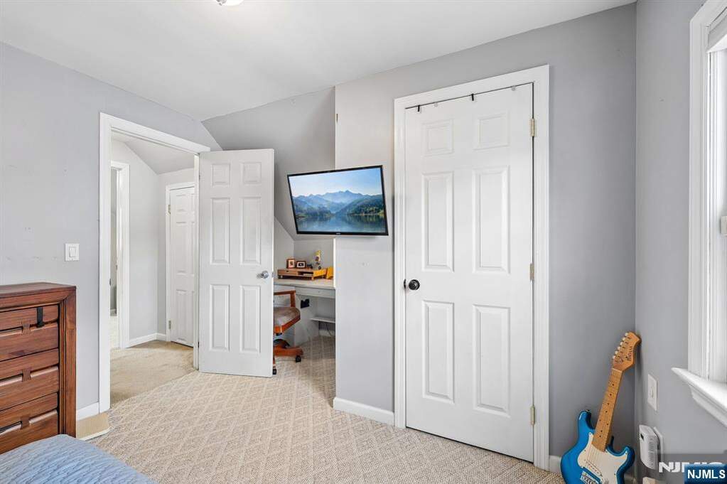 3 Bedroom Single Family Home/House's Image 27