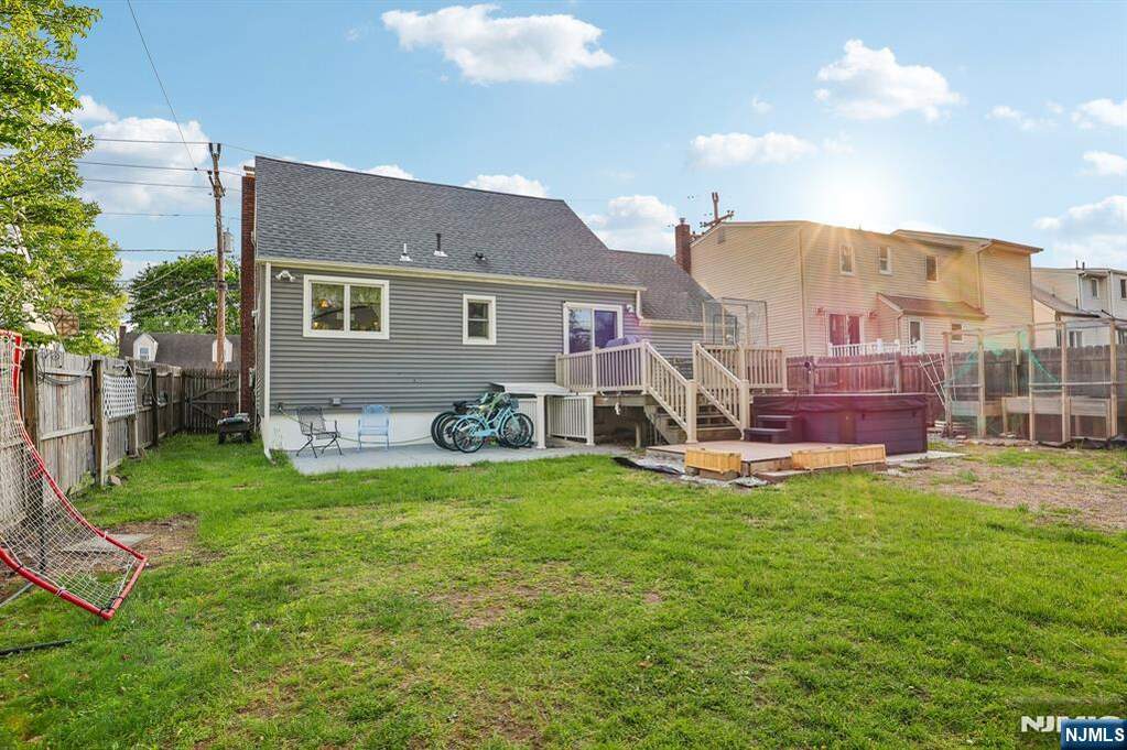 3 Bedroom Single Family Home/House's Image 38