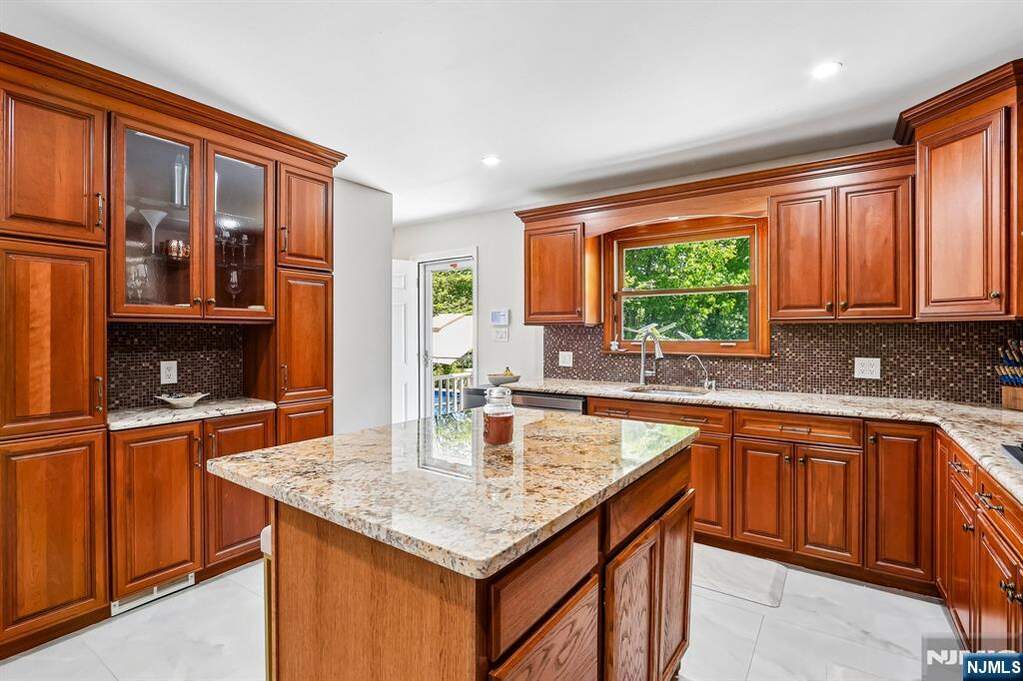 4 Bedroom Single Family Home/House's Image 11