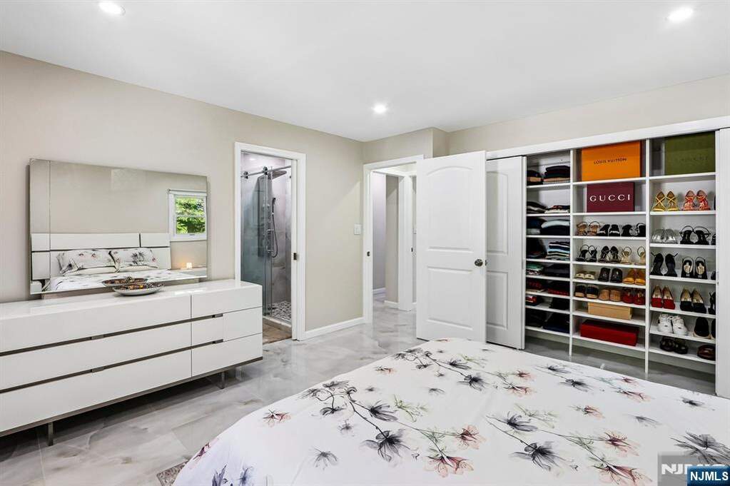 4 Bedroom Single Family Home/House's Image 22