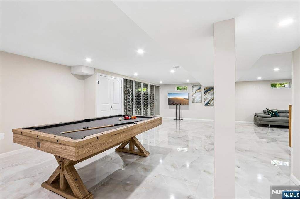 4 Bedroom Single Family Home/House's Image 27