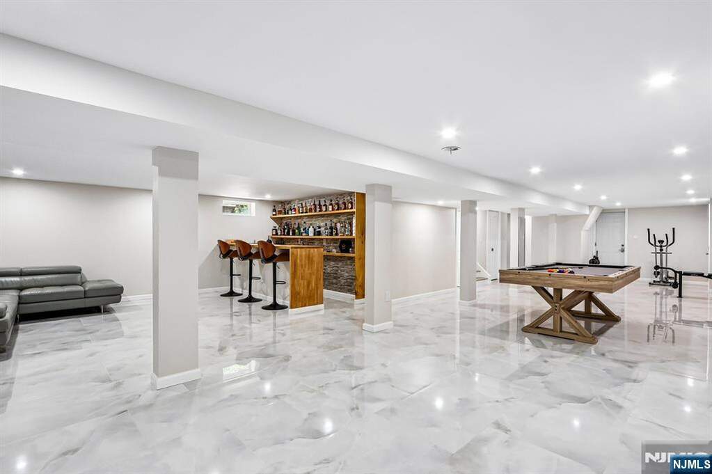 4 Bedroom Single Family Home/House's Image 29
