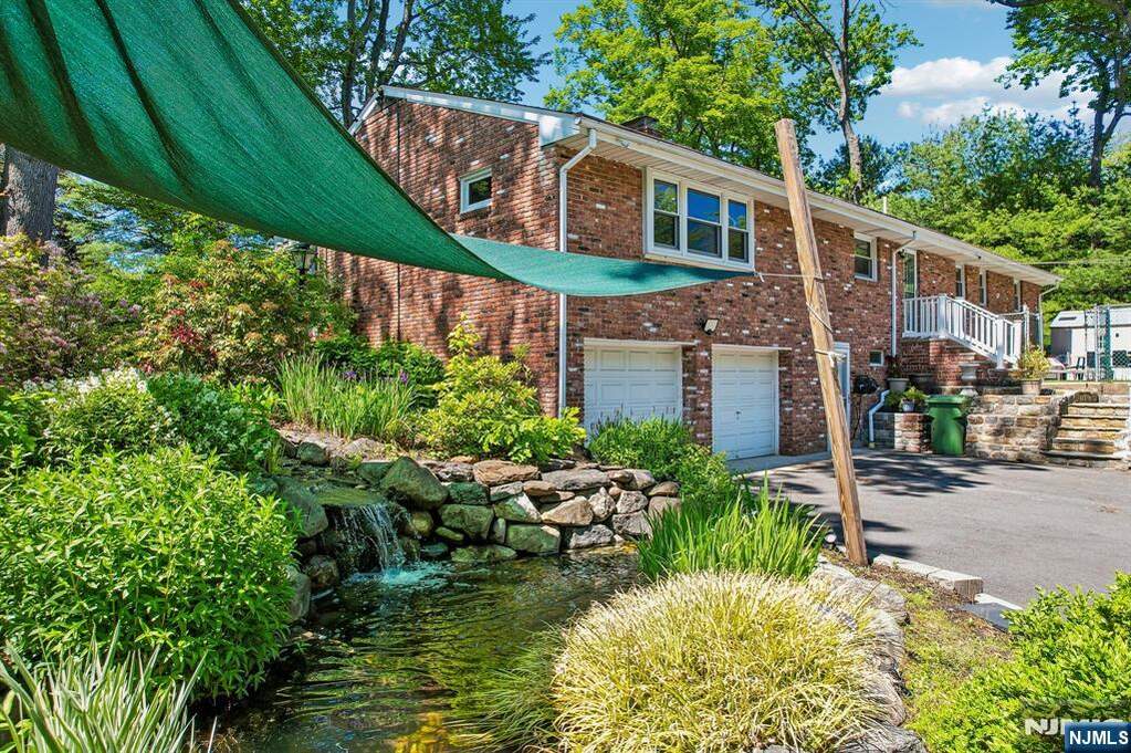 4 Bedroom Single Family Home/House's Image 44