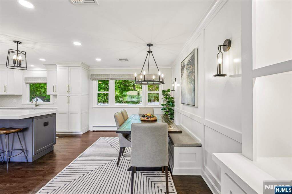 4 Bedroom Single Family Home/House's Image 7