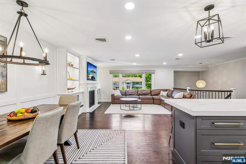 4 Bedroom Single Family Home/House's Image 8